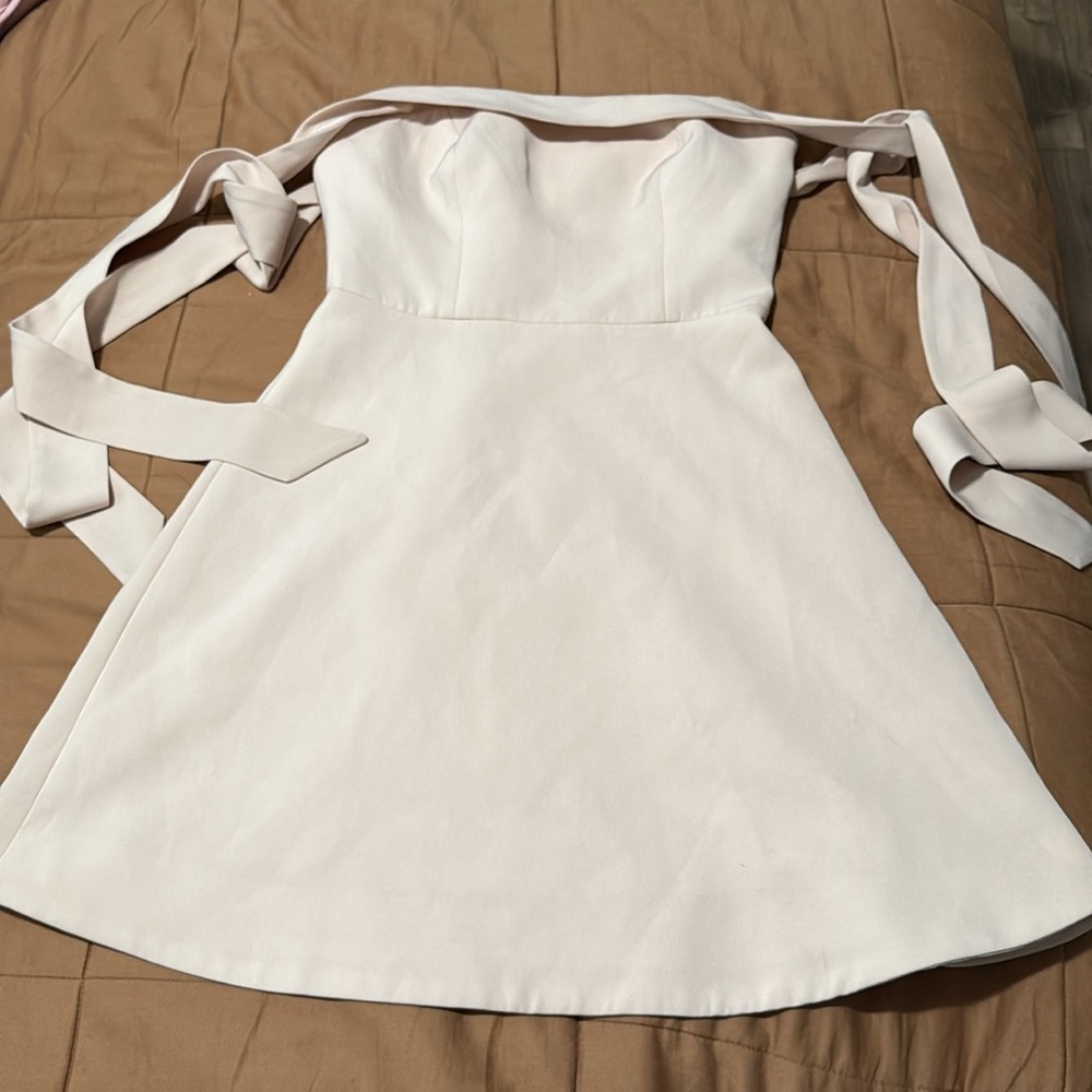 Keepsake Another World Beige Off-the-Shoulder
Dress - Picture 4 of 9